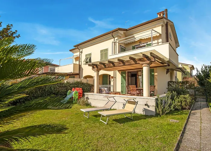Splendido Monolocale Con Spazioso Giardino E Veranda A 500 Mt Dal Mare